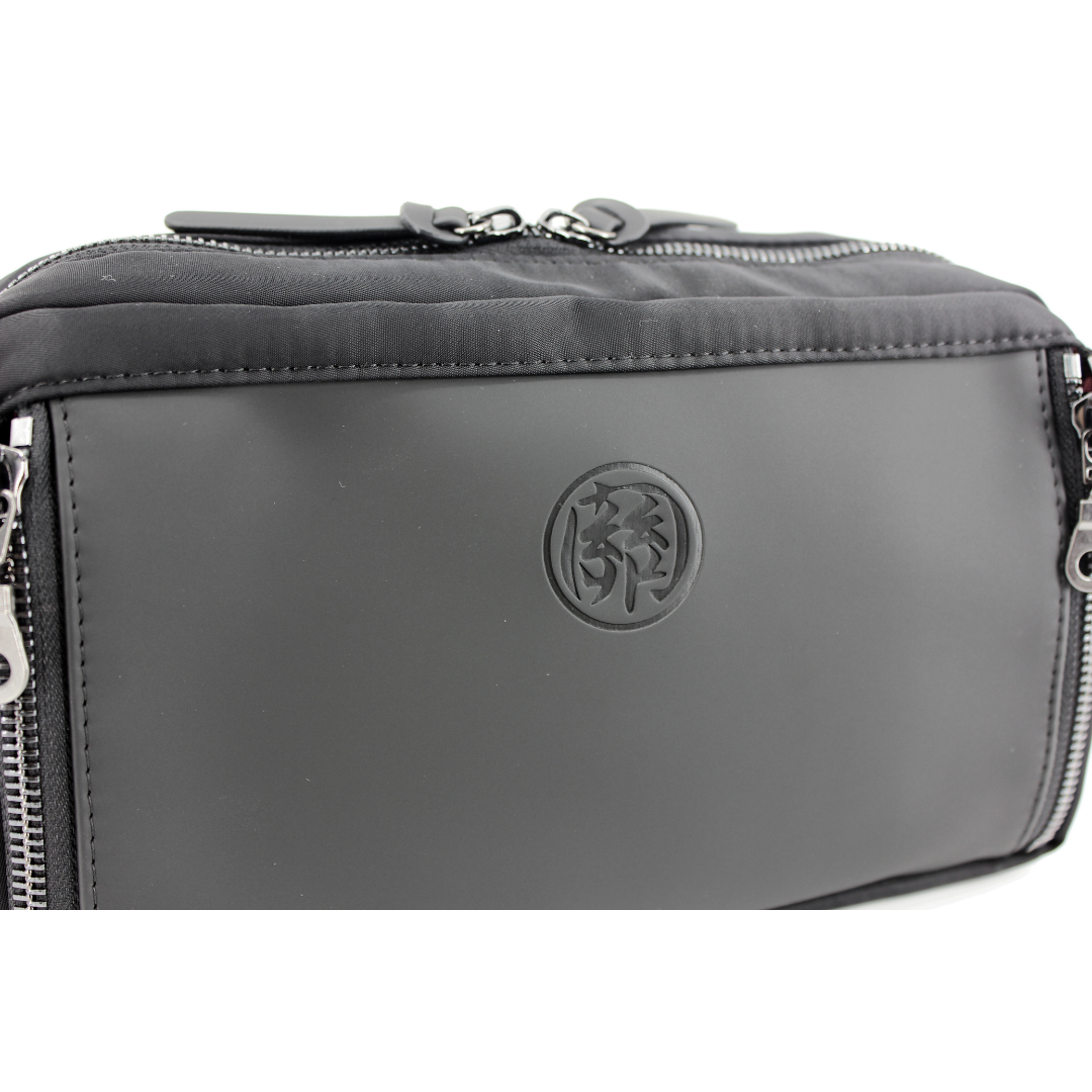 關 (KARAKURI)™ ショルダーボディバッグ【Ninja Zone™】